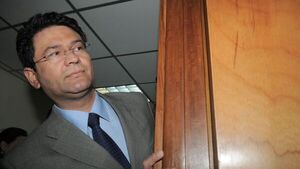 Socios del Club Centenario piden que exdiputado José Ibáñez no participe del debut de su hija