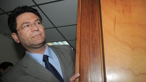 Socios del Club Centenario piden que exdiputado José Ibáñez no participe del debut de su hija