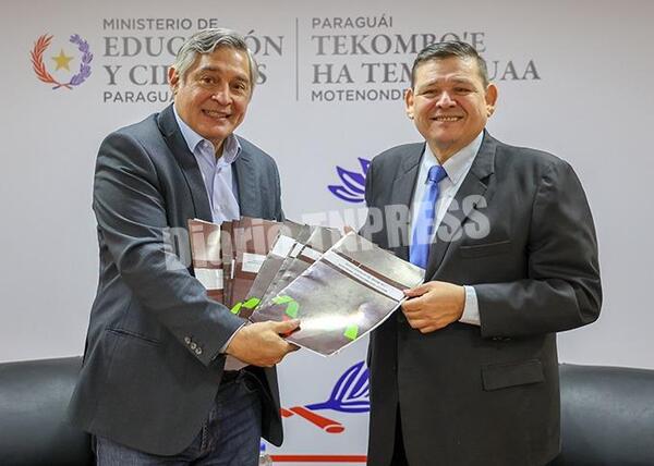 Escuelas de Itakyry y Minga Guazú reciben títulos de propiedad, entregados por el Indert – Diario TNPRESS