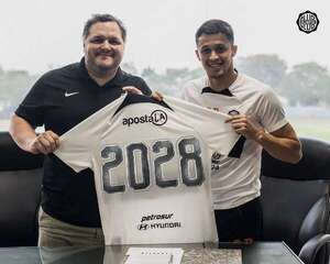 Olimpia renovó contrato con Alex Franco: firmó hasta 2028 - Olimpia - ABC Color