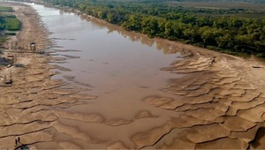 Bajante del río Paraguay amenaza el suministro de agua potable - ADN Digital