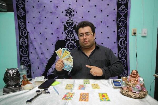 Hechos graves y monto de estafa mantienen en prisión al tarotista Diego Parra