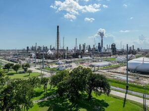 Agencia de energía prevé menos demanda de petróleo que impacta a la baja en los precios del barril - Mundo - ABC Color