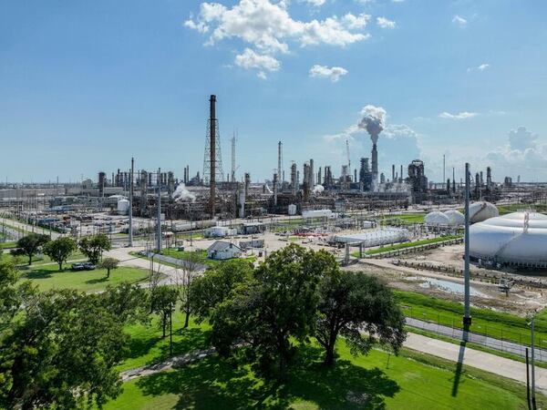 Agencia de energía prevé menos demanda de petróleo que impacta a la baja en los precios del barril - Mundo - ABC Color