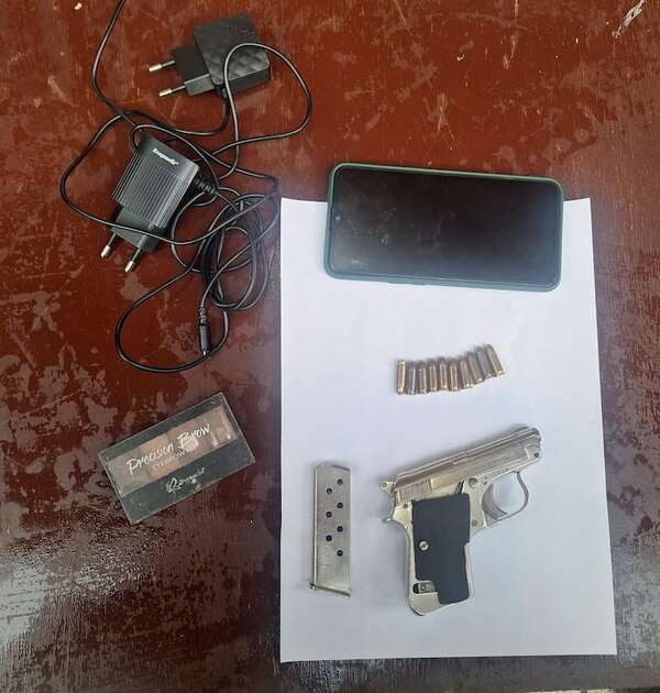 Una mujer detenida e incautan una pistola, droga y celulares del pabellón del PCC en el Cereso - Policiales - ABC Color