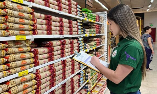 Productos de la canasta básica aumentaron 0,6% en agosto en contradicción a BCP