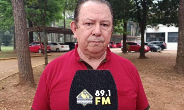 Padres denuncian monopolio en confección de atuendos y director de CPIM suspende olimpiadas