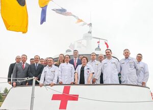 Peña presenta el primer buque hospital para servicios médicos en zonas remotas - ADN Digital