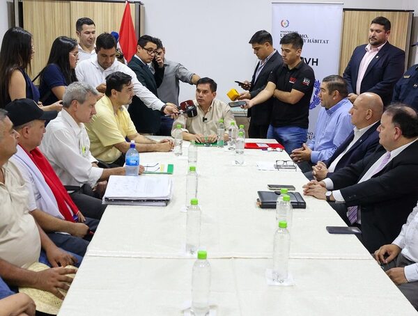 Baruja denuncia presión y acoso mediático de organización que exige control del 33% de proyectos de vivienda · Radio Monumental 1080 AM