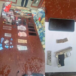 MUJER DETENIDA POR INTENTAR SACAR UN ARMA DE FUEGO DEL CERESO ITAPÚA