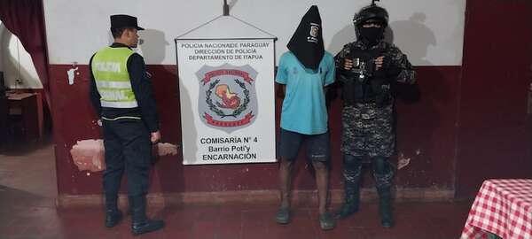 Video: joven fue detenido al intentar entrar por el techo de la Catedral de Encarnación no precisamente para orar - Policiales - ABC Color