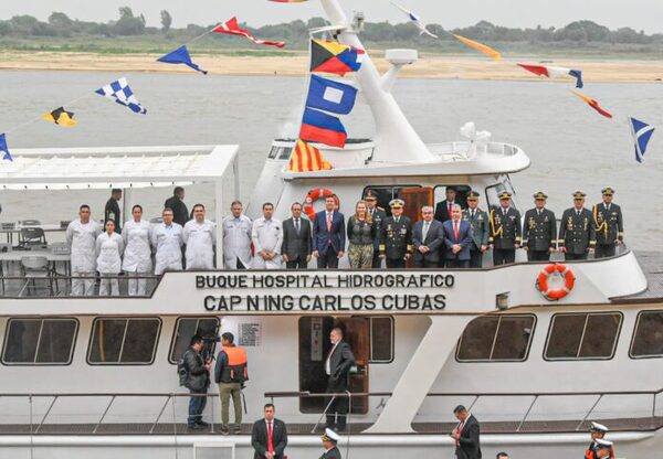 Yate presidencial es trasformado en buque hospital para atender la salud de comunidades ribereñas