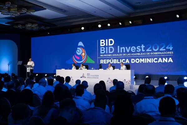 PGN 2025: gobierno comprará acciones adicionales de la CII, institución que forma parte del BID - Economía - ABC Color