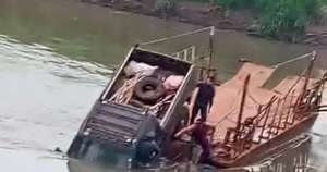 Diario HOY | VIDEO| Camioneta se hunde en río Monday tras colapso de puente de madera