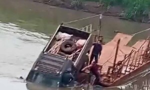 Camioneta se hunde en río Monday tras colapso de puente de madera – Prensa 5