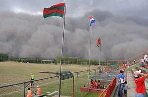 Vídeo TBT: en el 2009, una lluvia negra caía en Paraguay y generaba “desconcierto” - Clima - ABC Color