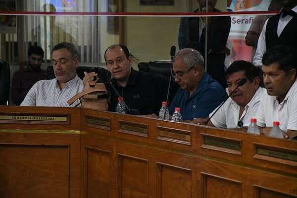 Renuncia de Nenecho: lo que dice el concejal liberal que se retiró de la sesión - Nacionales - ABC Color