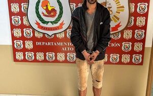 Detienen a hombre con orden de captura por robo