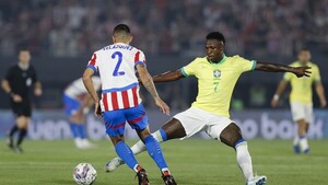 Jugador de Paraguay revela lo que le dijo a Vinícius Júnior