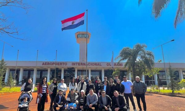 Alumnos de FDCS-UNE realizaron visita técnica al Aeropuerto Guaraní de Minga Guazú