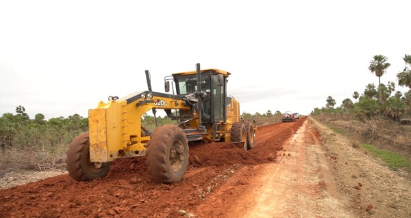 Habilitaron caminos de acceso a comunidades indígenas de Presidente Hayes
