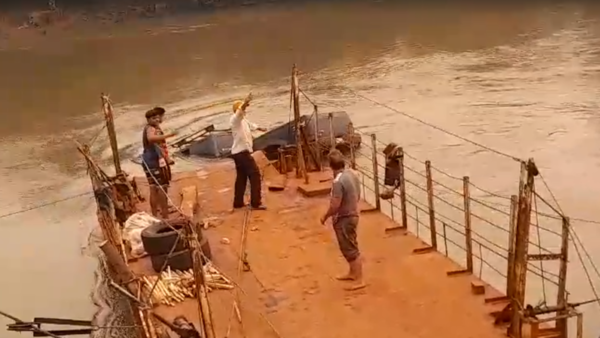 Caída de camioneta en el río Monday evidencia la necesidad de un puente en Minga Guazú