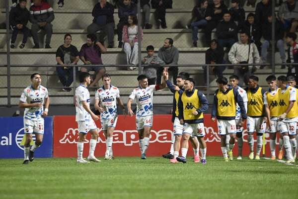 Nacional vs. Olimpia: La academia gana, deja sin invicto el torneo y se acerca - Fútbol - ABC Color