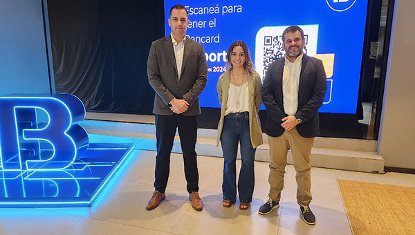 Compras con tarjeta de crédito y débito aumentaron 55% en 2024 (restaurantes son líderes en pagos electrónicos)
