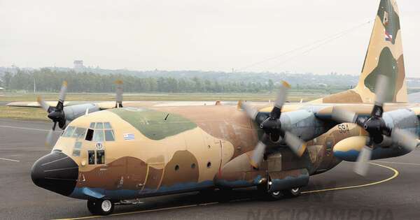 La Nación / Avión uruguayo empezó a operar contra los incendios