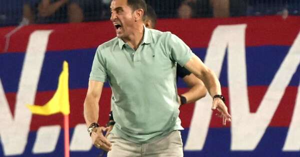 La Nación / Cuestionan a Manolo Jiménez