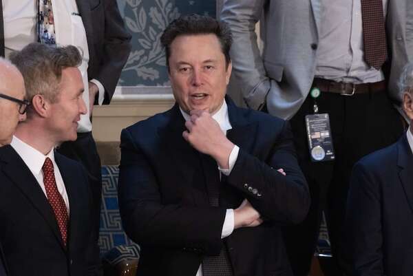 Musk reacciona al plan de Australia de multar a las redes sociales - Tecnología - ABC Color