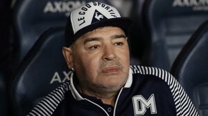 Aplazan juicio de médicos por muerte de Diego Armando Maradona
