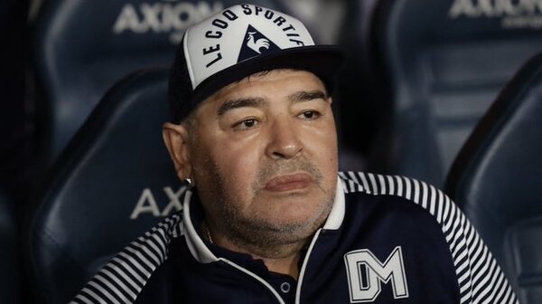 Aplazan juicio de médicos por muerte de Diego Armando Maradona