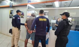 Expulsan a brasileño condenado a 26 años de cárcel en su país  