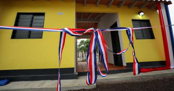La Nación / Gobierno entregó 130 viviendas a comunidades indígenas de Presidente Hayes
