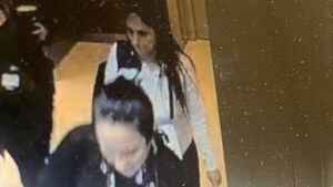 Video: Descuidistas se apoderan de computadoras en un shopping de Asunción