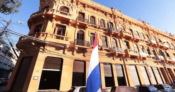 La Nación / Agosto registró un déficit fiscal de 0,8 % del PIB