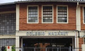 ¡Denuncian que en Cole de Lambercity desvisten a los alumnos!