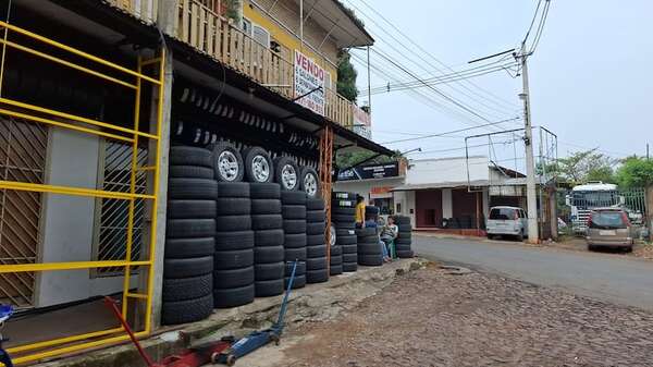 Desconocidos disparan a cliente de una gomería y le roban más de G. 50 millones - Policiales - ABC Color