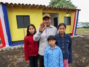 Gobierno entregó 130 viviendas a comunidades indígenas