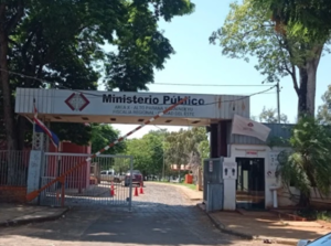 Fiscales denuncian falsificación de documentos para allanamientos ilegales