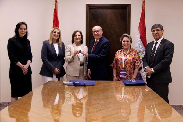 Ministro Diesel se reunió con la presidenta de la Corte Suprema de Panamá y la Procuradora General de Colombia