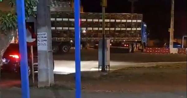 Diario HOY | Ya está prohibido, pero camioneros siguen realizando el giro a la izquierda en Pedrozo