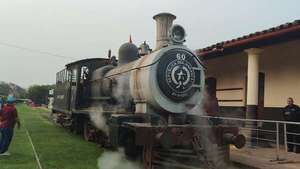 Fiesta en Ypacaraí con la puesta en movimiento de la Locomotora N°60 - Nacionales - ABC Color