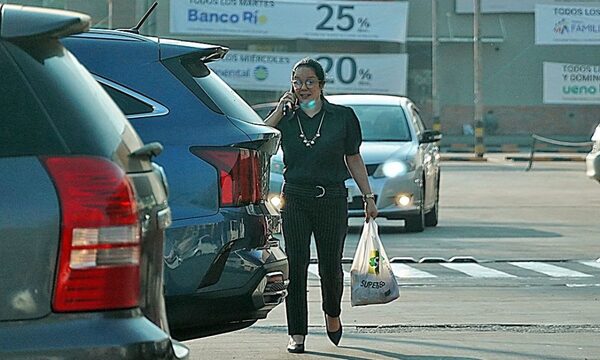 De compras, al supermercado y a su casa: así son los“ días laborales” de titular regional de la SENATUR – Diario TNPRESS