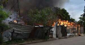 Diario HOY | Se incendian varias viviendas y una torre de la ANDE en la Chacarita