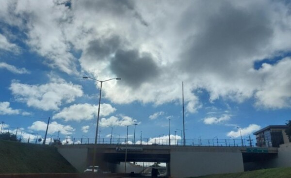 Lluvias con tormentas se limitan al norte y este del país
