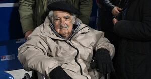 La Nación / Pepe Mujica recibe el alta seis días después de operación