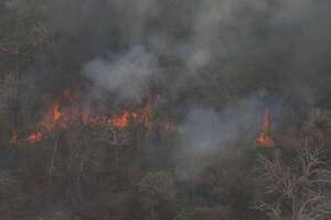 AUDIO: SEN gestiona insumos y permisos laborales para bomberos que combaten los incendios en Chovoreca  - Contacto Ciudadano - ABC Color
