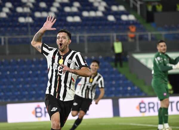 Libertad vs. Cerro Porteño: Libertad derrota a Cerro en juego con polémicas - Fútbol - ABC Color